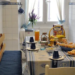 Bed & Breakfast Blue, Genua