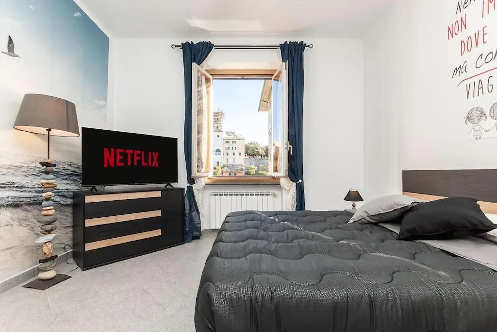 Apartment Appartamento Sopra Il Porto Genoa Italy